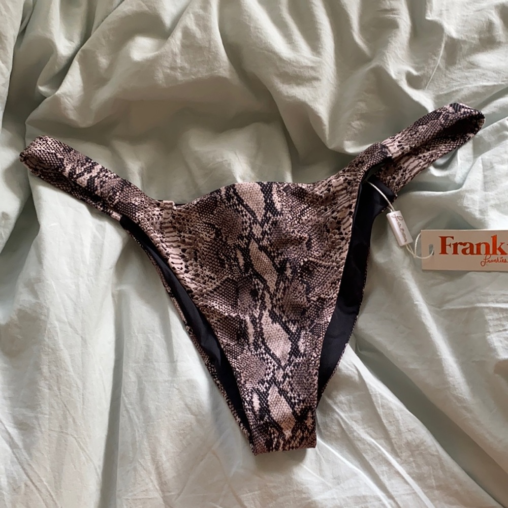 Frankie’s Bikinis Bottoms